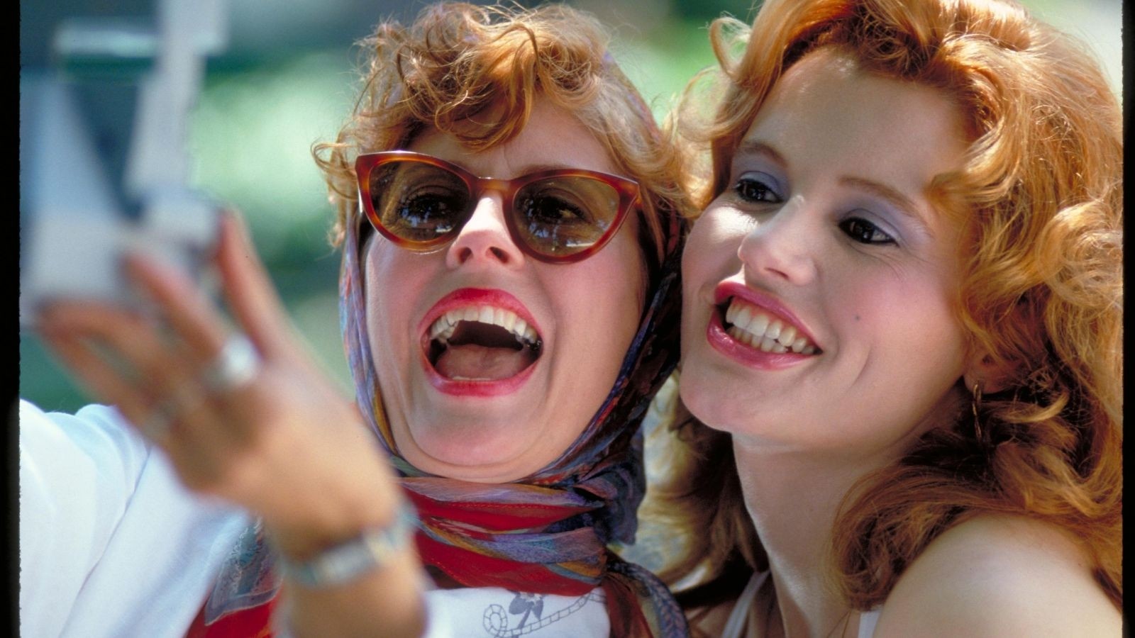 Susan Sarandon as Louise and Geena Davis as Thelma